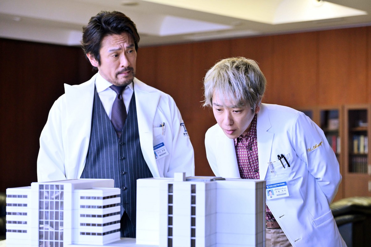 『ブラックペアン シーズン2』第4話　“天城”二宮和也の前に医療訴訟で有名な弁護士が立ちはだかる