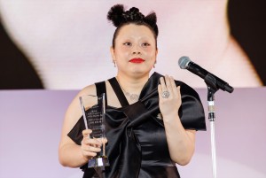 渡辺直美、第35回 日本ジュエリー ベストドレッサー賞 表彰式に登場