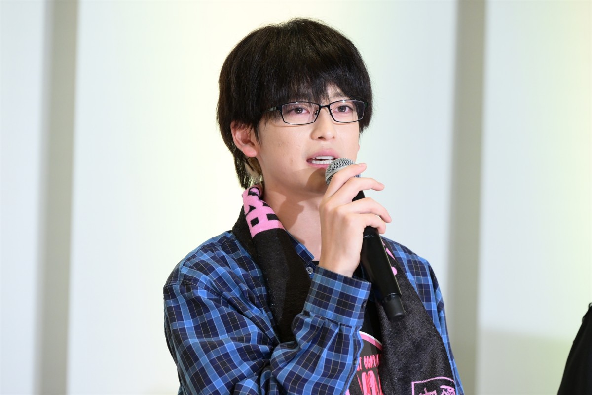 高橋文哉、会見でも一人二役　関水渚と森香澄は劇中歌を生パフォーマンス
