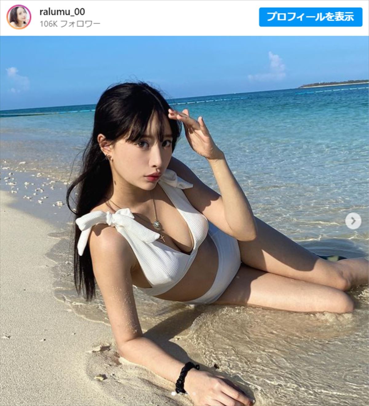 “露出コーデ”が賛否を呼んだ美女モデル21歳、「くびれ際立つ」大胆コーデに騒然「街で見たら気絶する」