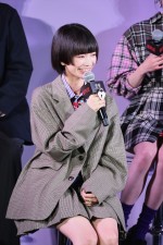 見上愛、Netflixシリーズ『恋愛バトルロワイヤル』配信記念イベント 明日蘭学院学園祭に登場