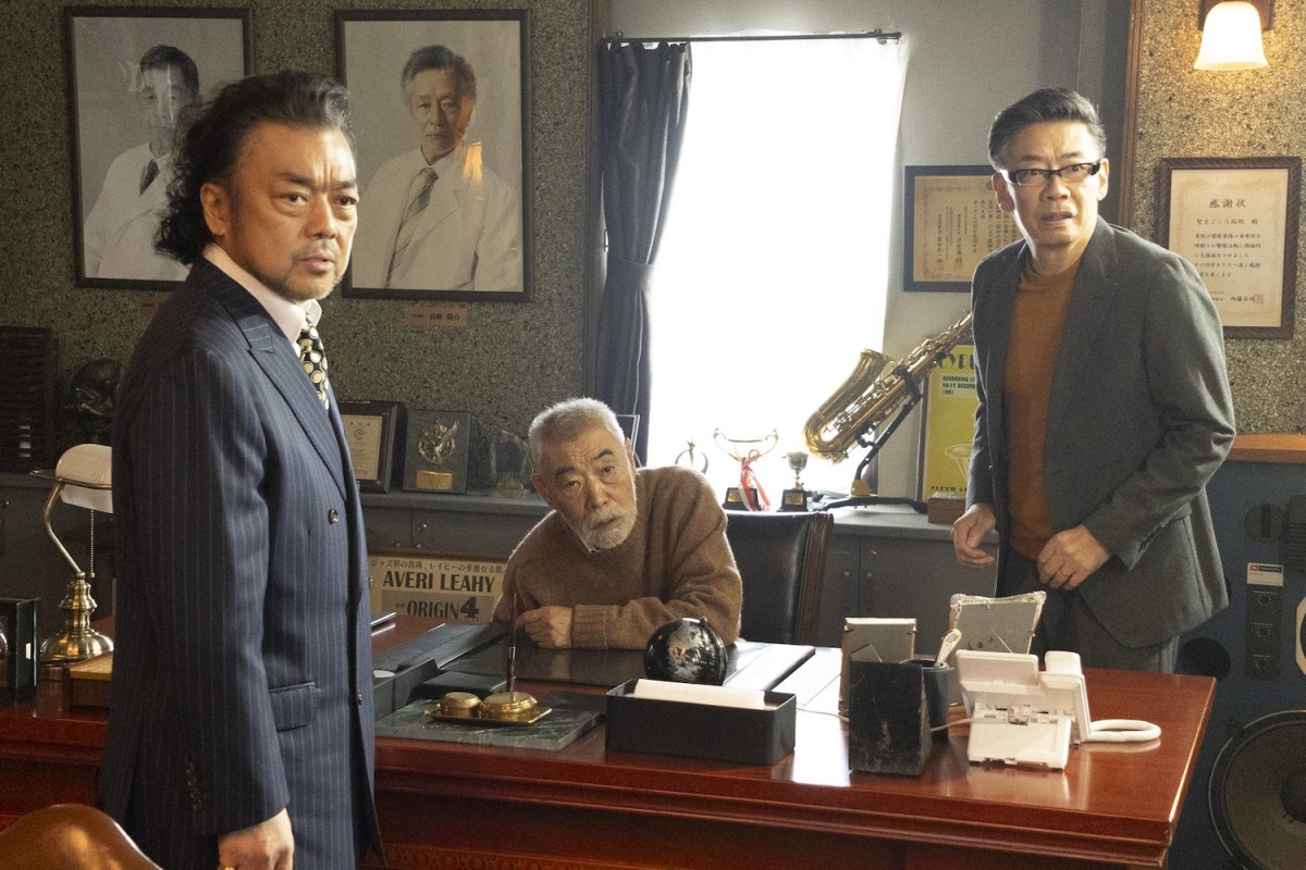『新宿野戦病院』第9話　“ヨウコ”小池栄子たち医師がテレビ局スタッフの前で意見交換