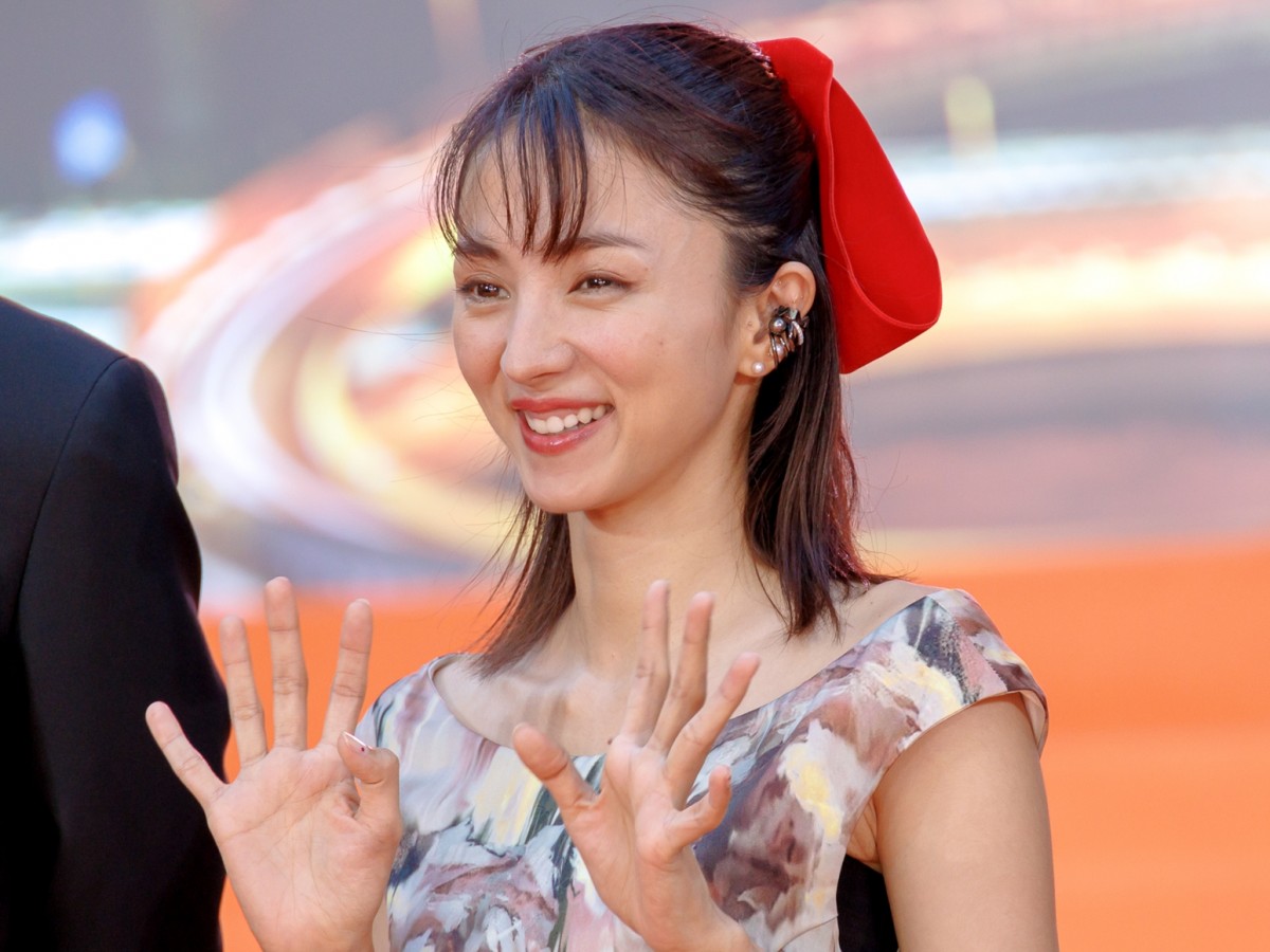 満島ひかり、映画『ラストマイル』シェアード・ユニバースプレミアイベント&完成披露舞台挨拶に登場