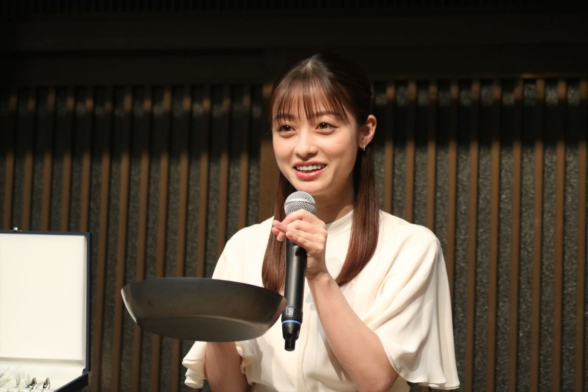 伊藤沙莉＆橋本環奈、本日初対面！　“朝ドラ”バトンタッチセレモニーで、お互いの第一印象を語る