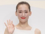 ドラマ『きょうは会社休みます。』青石花笑役の綾瀬はるか
