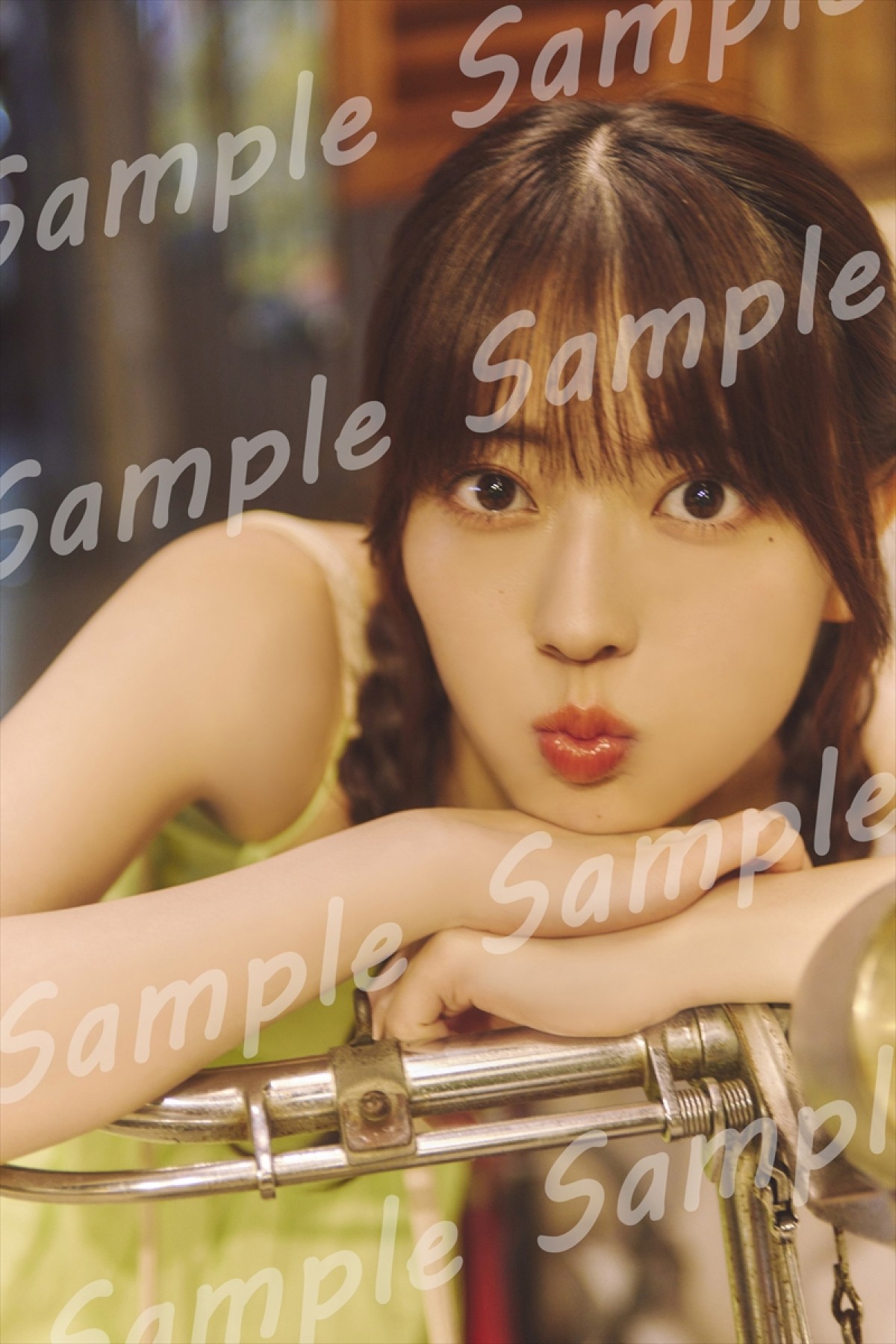 乃木坂46・岩本蓮加1st写真『いたずらな風』、書店別ポスター＆ポストカード特典の絵柄公開