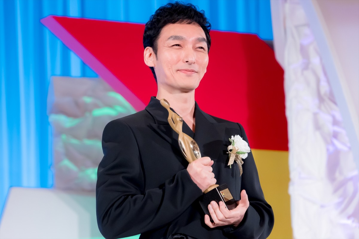 草なぎ剛、主演男優賞受賞で喜び「僕はテレビドラマで育てられました」＜東京ドラマアウォード 2024＞