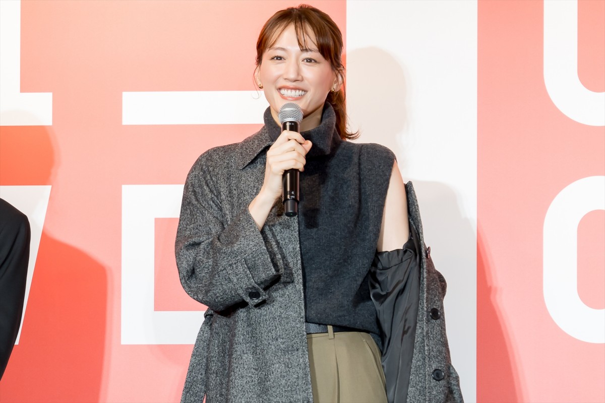 綾瀬はるか、かわいらしい勘違いに照れ笑い　松下洸平も笑顔でツッコミ
