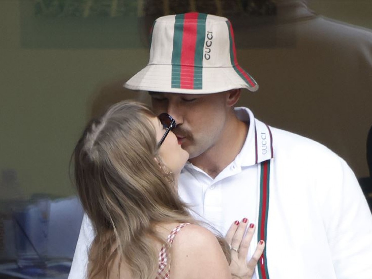 テイラー・スウィフトとトラビス・ケルシーに婚約説が浮上 関係者は否定