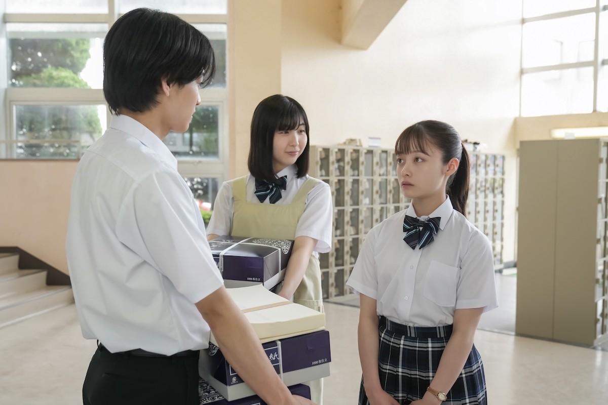 明日の『おむすび』“結”橋本環奈、“リサポン”田村芽実からプレゼントを渡される