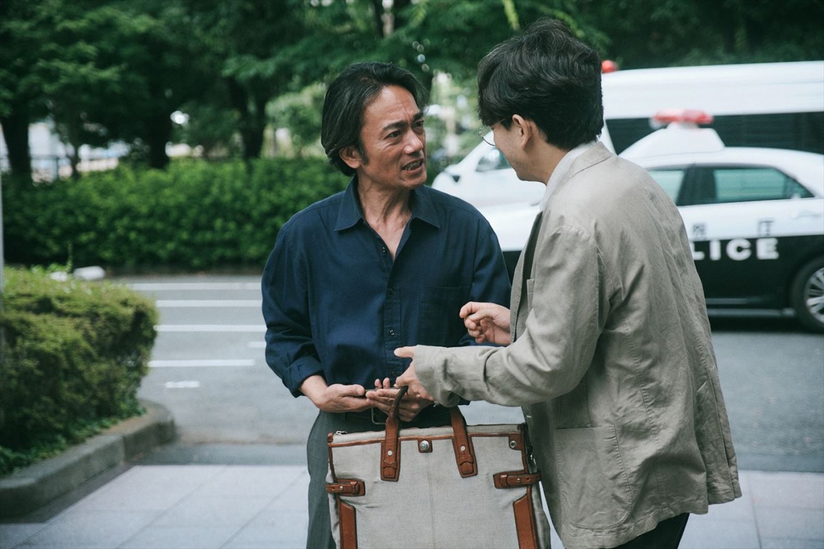 『インフォーマ ‐闇を生きる獣たち‐』“参事官”二宮和也、“刑事”高橋和也の新場面写真到着！　二宮のキャラ紹介映像も公開