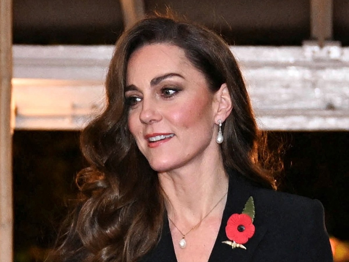 キャサリン妃が戦没者追悼式典に出席!イヤリングでダイアナ妃をオマージュ