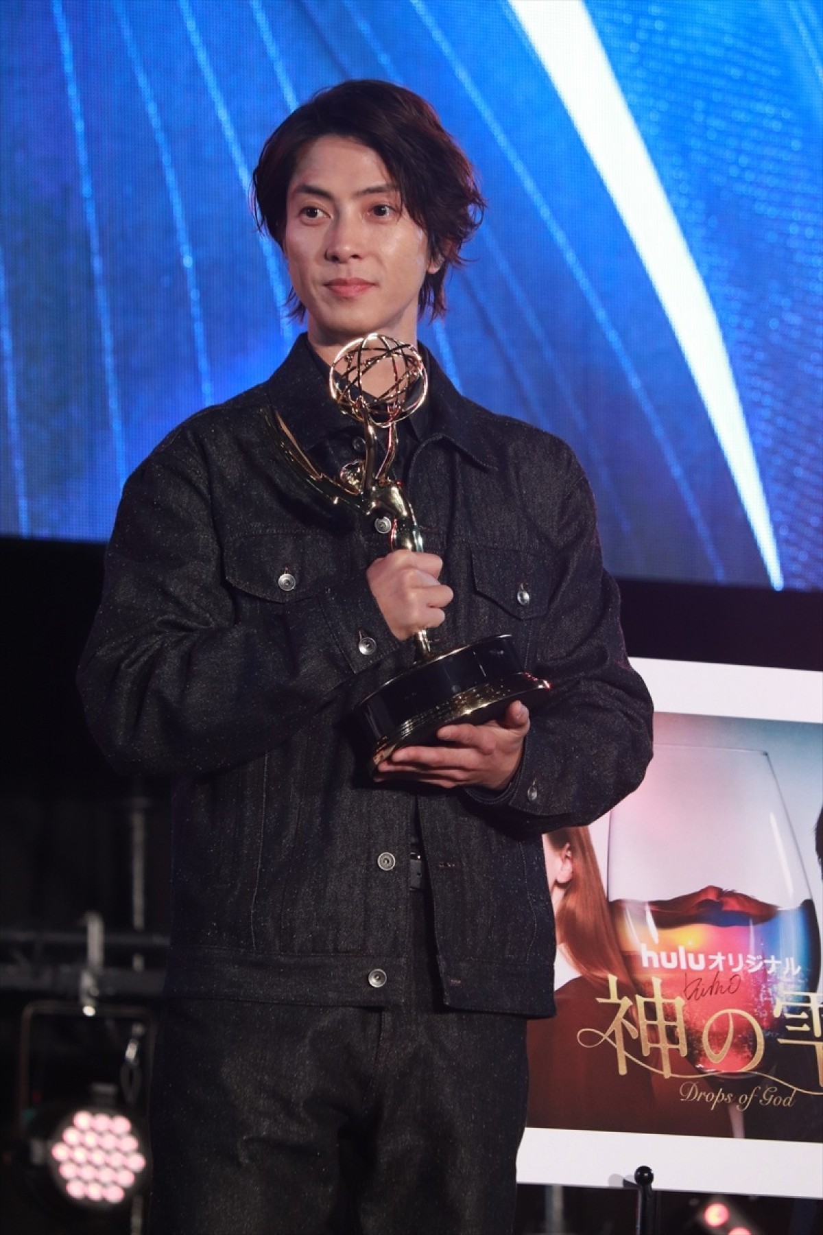 山下智久、国際エミー賞のトロフィーにビックリ！　『神の雫』が受賞＜東京コミコン2024＞