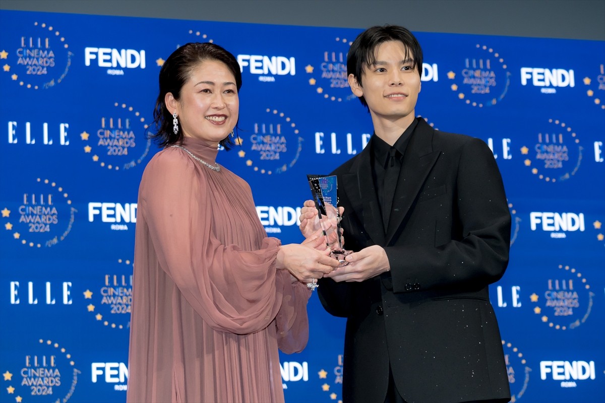 山崎賢人、エル メン賞受賞　『キングダム』は「宝物のような作品」