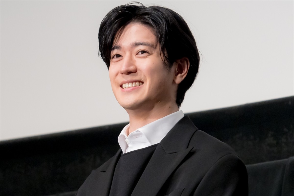 赤楚衛二、大切な人と過ごす理想のクリスマスを明かす「バラ100本！」