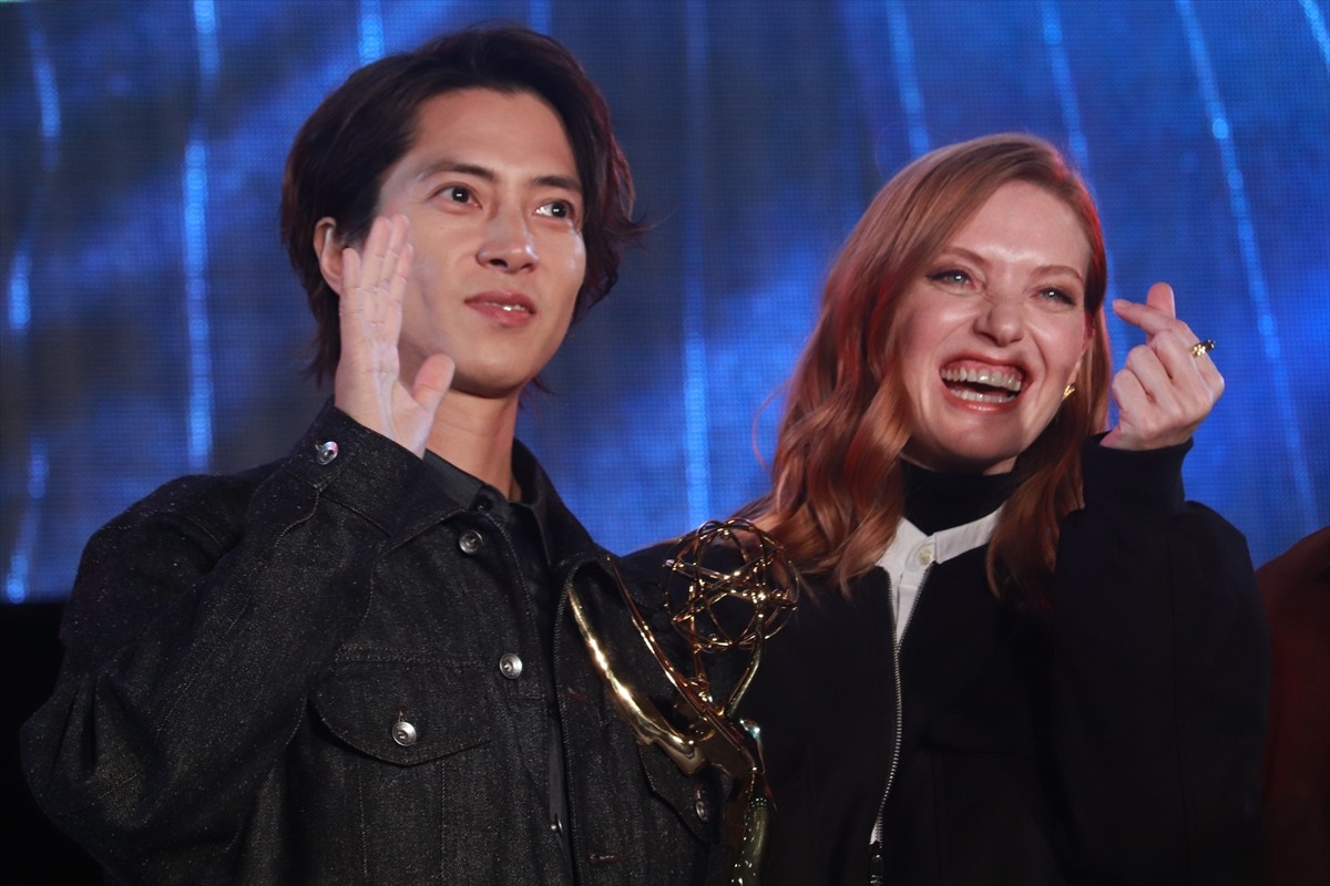 山下智久、国際エミー賞のトロフィーにビックリ！　『神の雫』が受賞＜東京コミコン2024＞
