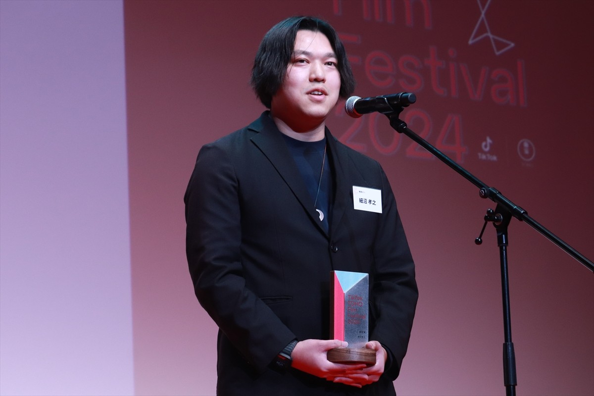 三吉彩花＆齊藤京子＆MEGUMI　華やかなルックで縦型映画祭授賞式に登場＜TikTok TOHO Film Festival＞