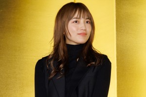 川口春奈、映画『身代わり忠臣蔵』完成披露舞台挨拶に登場
