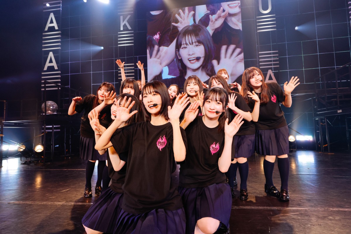 櫻坂46「BACKS LIVE!!」　“座長”井上梨名を筆頭に12人が涙と決意のパフォーマンス
