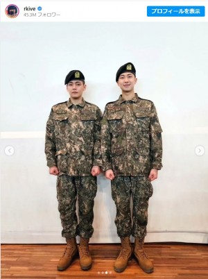 BTS V＆RM、“軍服姿”の最新ショット披露！　入隊から1ヵ月ぶりにSNSを更新　