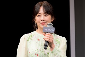 斉藤由貴、映画『マッチング』完成披露試写会に登場