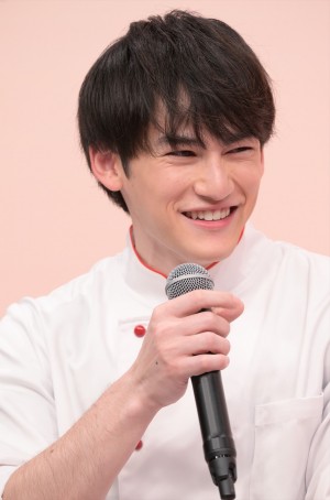 パース・ナクン、ドラマNEXT『パティスリーMON』記者会見に登場