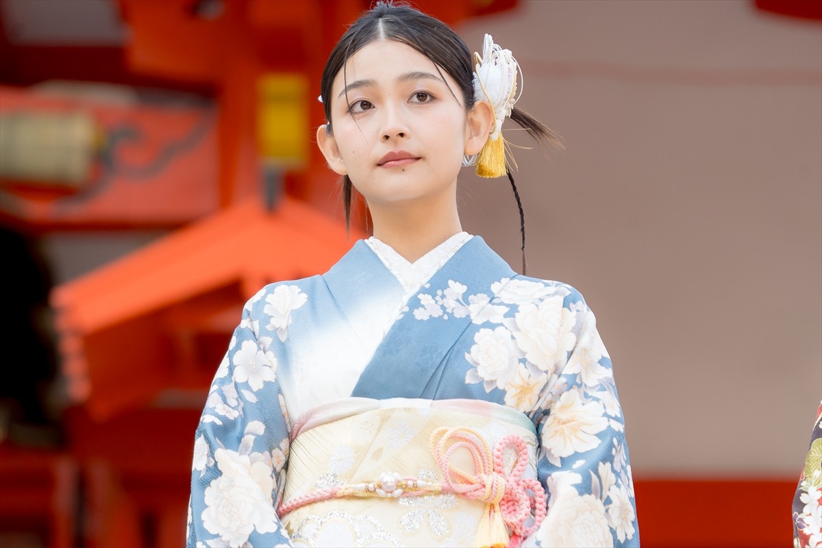 生見愛瑠、晴れ着姿で2024年の目標明かす　2023年は「焦っていた1年」