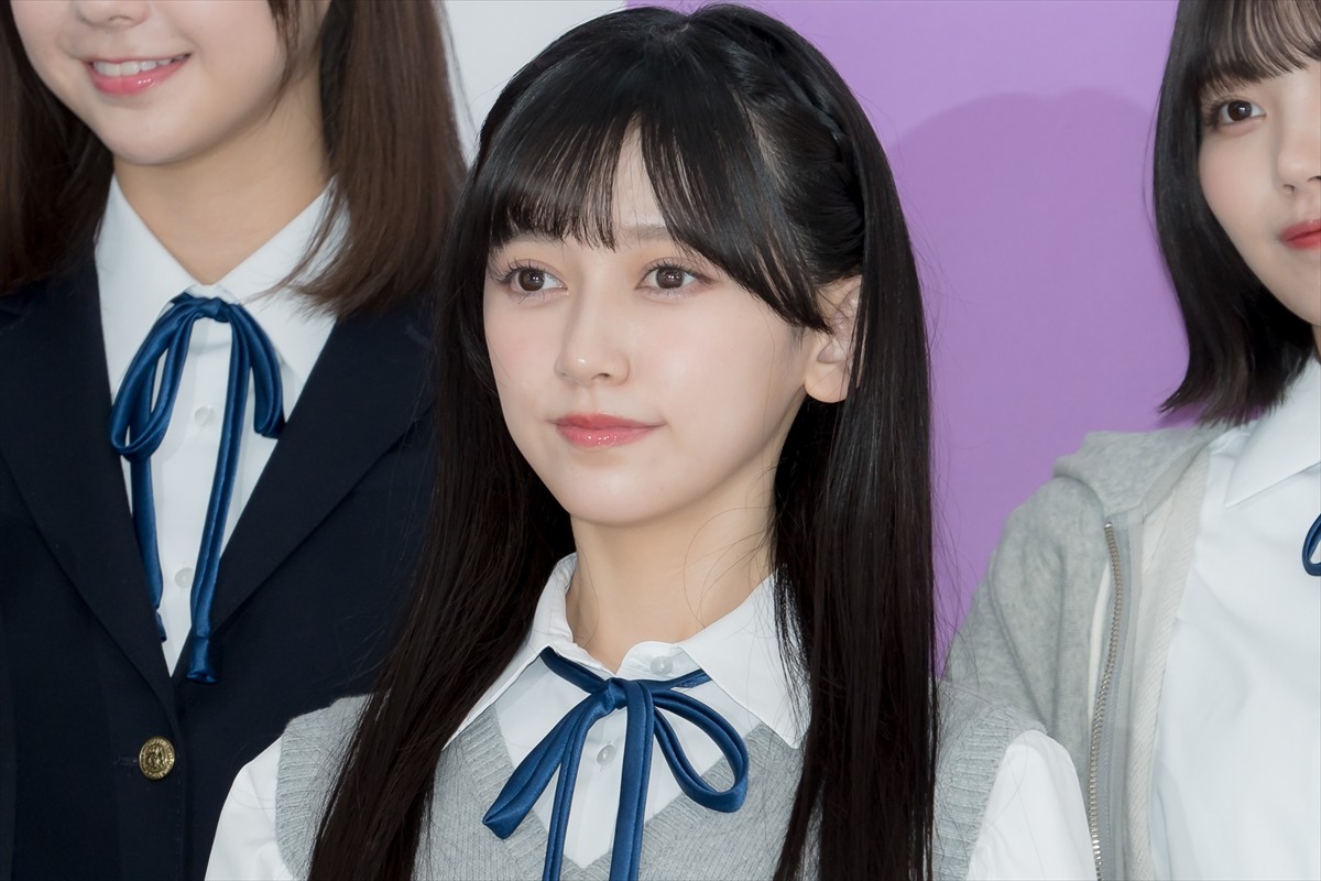乃木坂46・5期生、齋藤飛鳥に写真集をお渡し「見てくれたらうれしいな」　それぞれのチャームポイントも告白