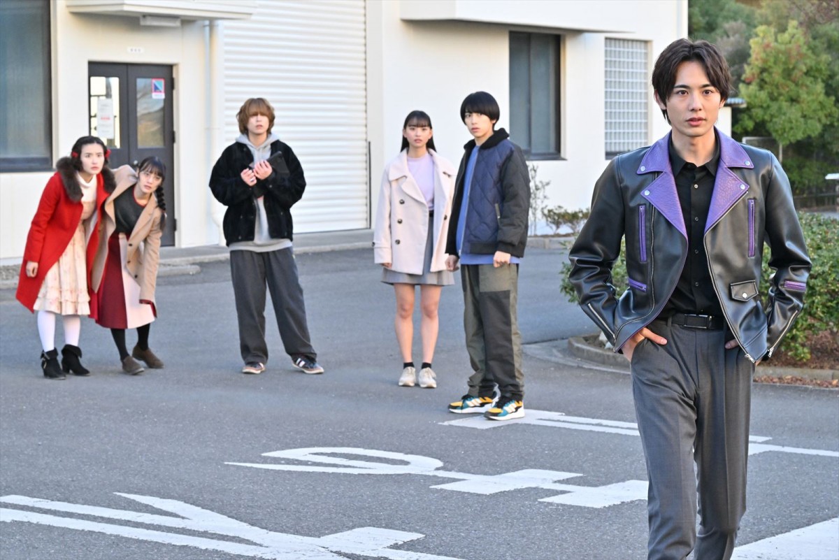 『仮面ライダーガッチャード』第23話「いつも心にズッキュンを」、人々からエネルギーを奪うズキュンパイアを止めろ