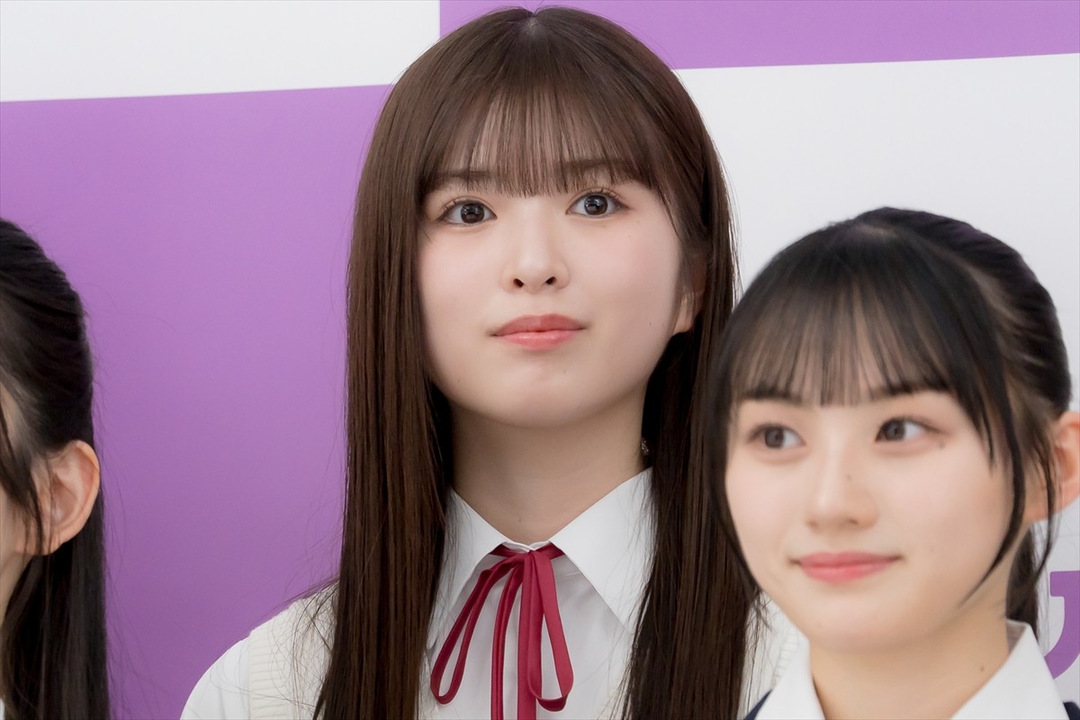 乃木坂46・5期生、齋藤飛鳥に写真集をお渡し「見てくれたらうれしいな」　それぞれのチャームポイントも告白