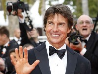 トム・クルーズ、ロシア人新恋人の子どもたちと早くも対面!真剣交際へ