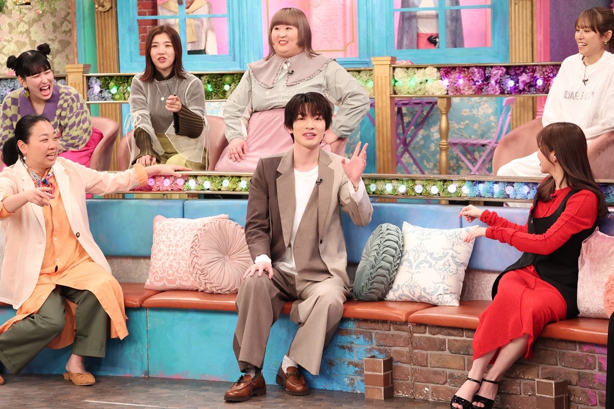 Snow Man深澤辰哉、実は“伝説級モテ男”だった!?　モテ伝説＆恋愛観を語る　あすの『トークィーンズ』