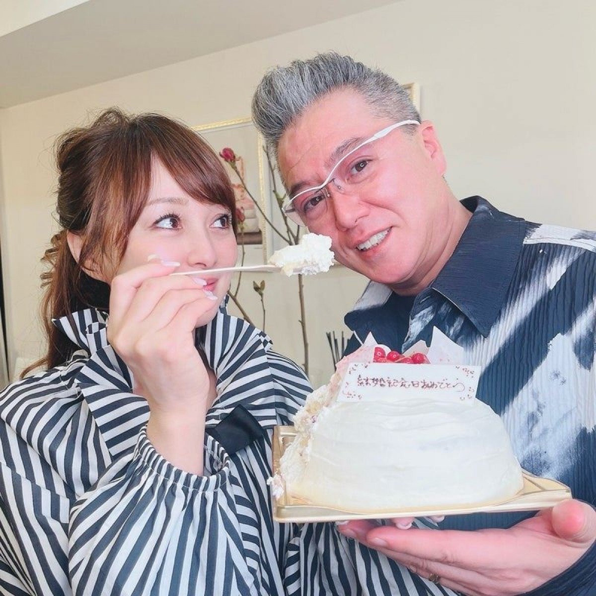 渡辺美奈代、長男からの結婚記念日お祝いに感謝　ファンからも祝福の声