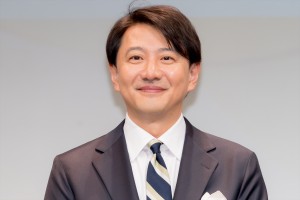 青井実、『Live News イット！』記者発表会に登場  