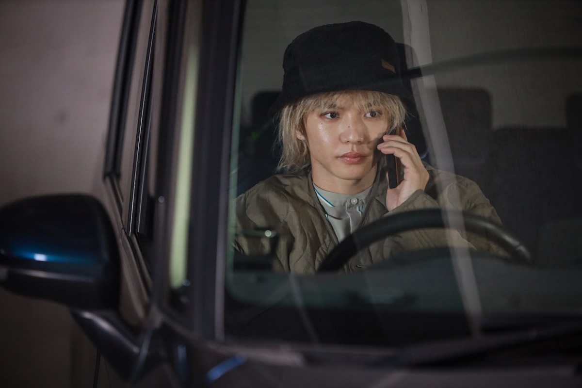 『離婚しない男』観月ありさ、電撃ラケット片手に怪演　芸能事務所社長役に反響「強烈な新キャラ」