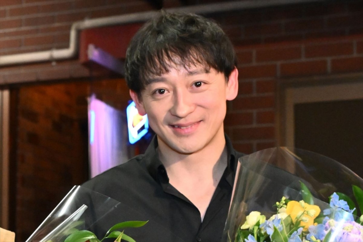 『不適切にも』阿部サダヲ、仲里依紗、磯村勇斗、河合優実らキャスト陣が笑顔でクランクアップ！