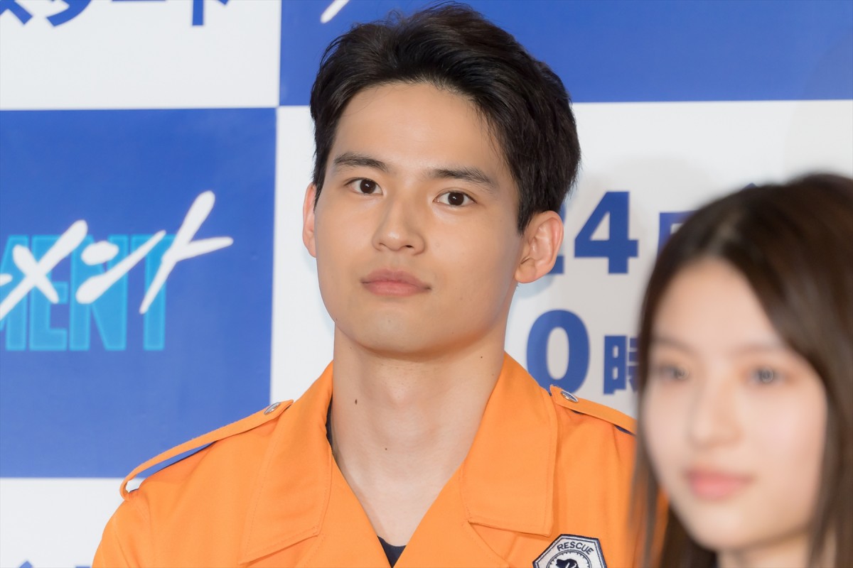 山下智久、水上恒司から人柄絶賛され照れ笑い「ぜひ太字で書いていただいて」