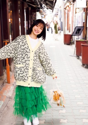 【写真】元HKT48“じーな”こと神志那結衣のキュートな水着姿も