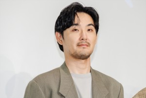 松田龍平、映画『わたくしどもは。』 完成披露試写会舞台挨拶に登場