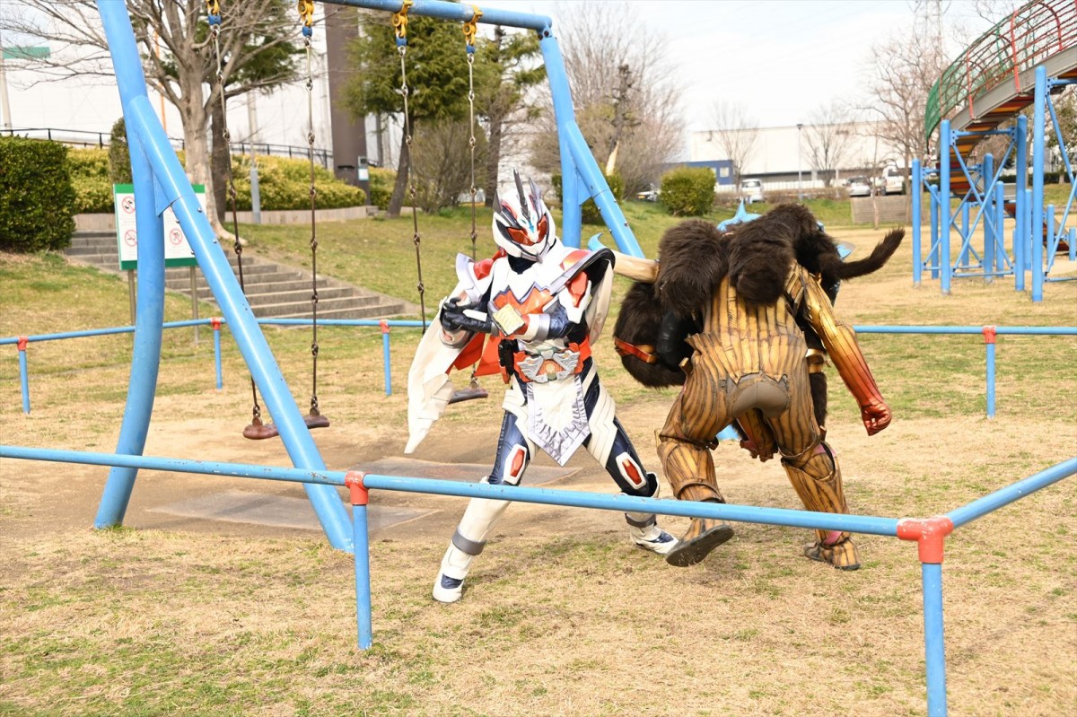 『仮面ライダーガッチャード』第30話「ライバル参上！？ガッチャとジュリエット」、宝太郎が演劇でロミオ役に