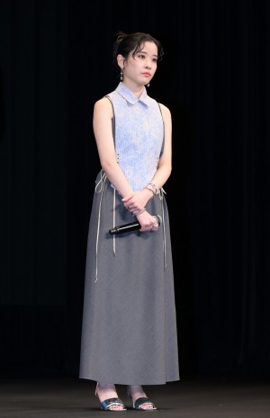 円井わん、映画『バジーノイズ』完成披露試写会に登場