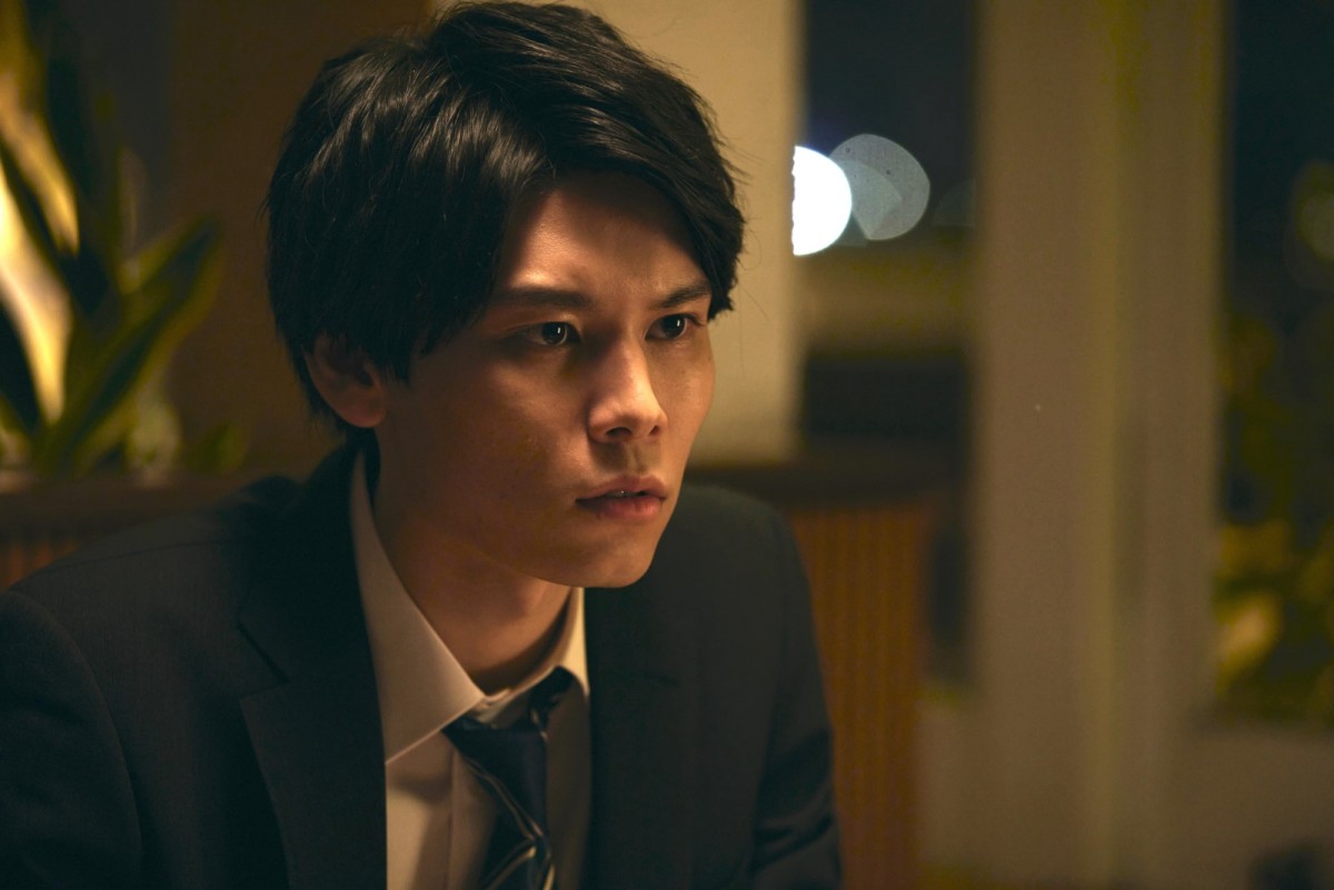 映画『朽ちないサクラ』杉咲花、萩原利久ら、警察内部の巨大な闇に立ち向かう登場人物の姿を写した場面写真解禁