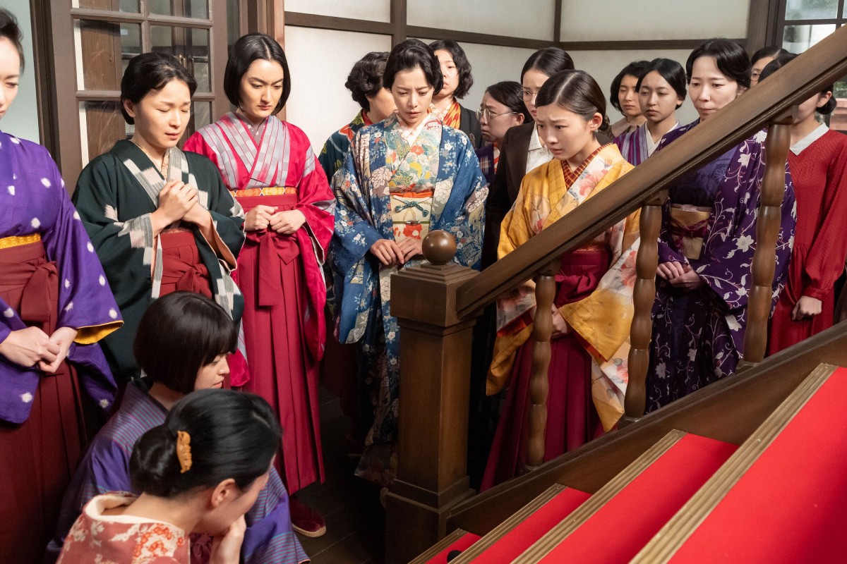明日の『虎に翼』“寅子”伊藤沙莉、誰とも群れない“よね”土居志央梨との距離が縮まらない