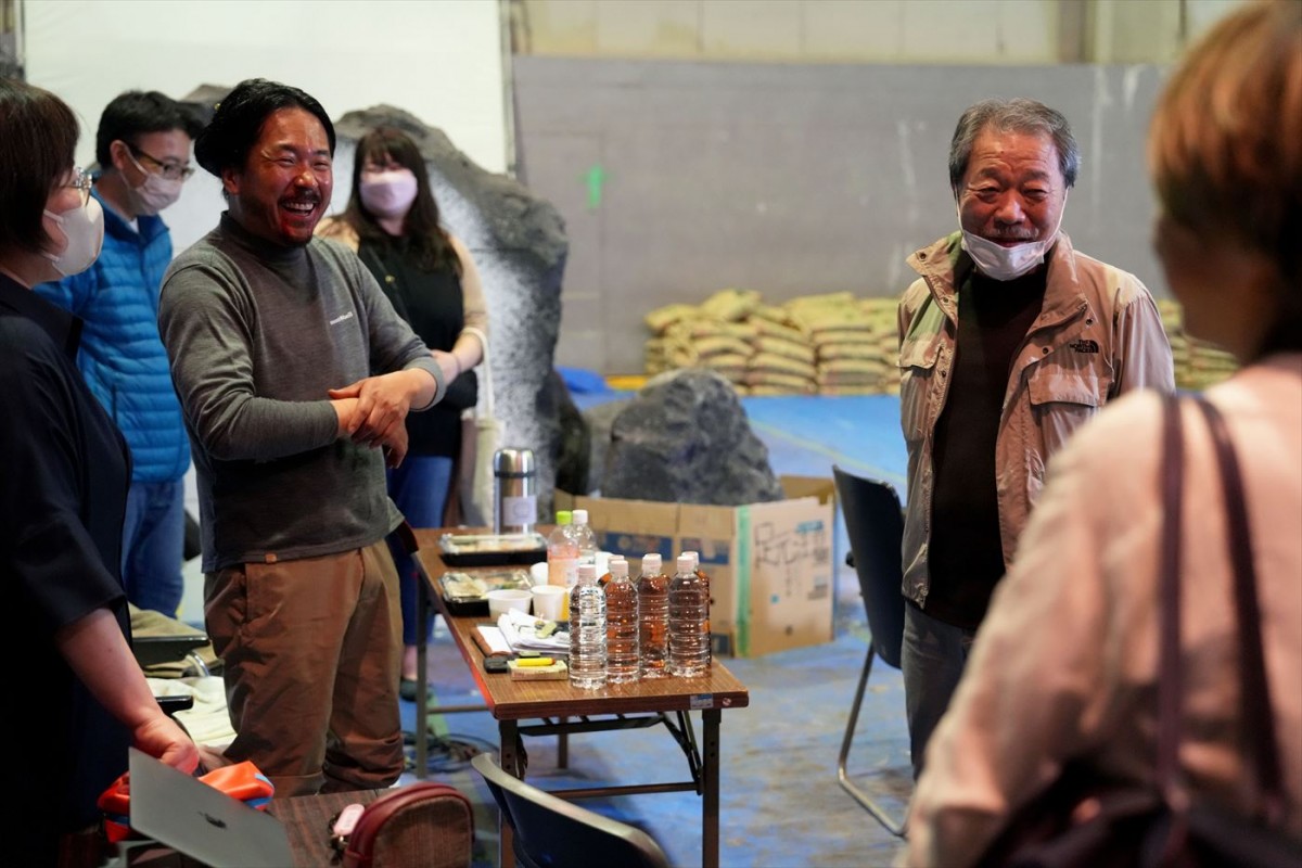 かわぐちかいじ、映画『告白 コンフェッション』セットを訪問　生田斗真×ヤン・イクチュンらと対面！