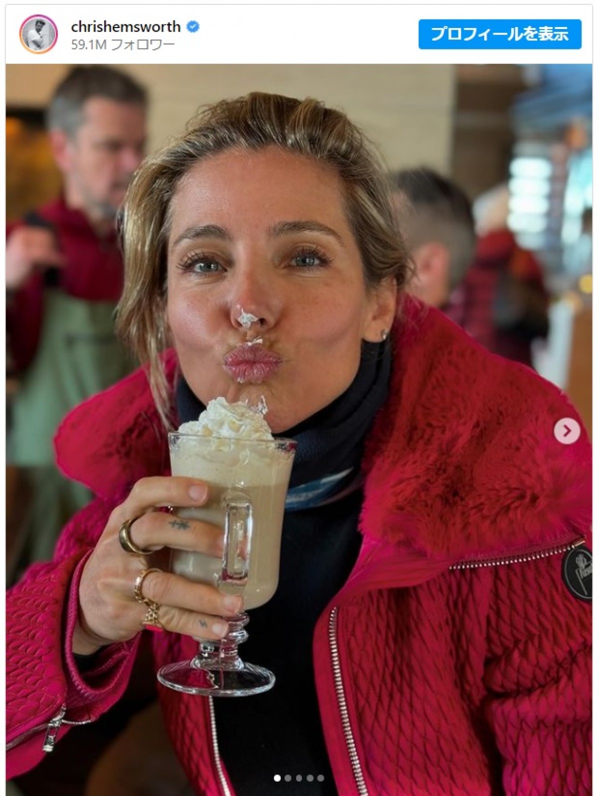 クリス・ヘムズワース、母の日をインスタで祝福
