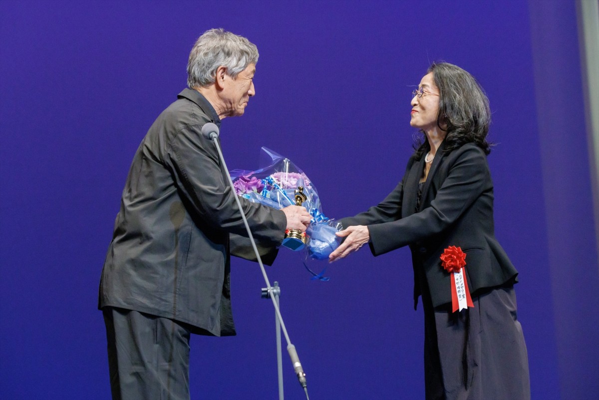 新垣結衣、『正欲』で“人生初”助演女優賞「大事なことを教えてくれた作品」＜日本映画批評家大賞＞