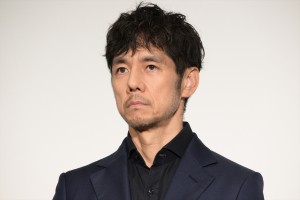 西島秀俊、映画『蛇の道』完成披露試写会舞台挨拶に登場
