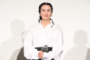 柴咲コウ、映画『蛇の道』完成披露試写会舞台挨拶に登場