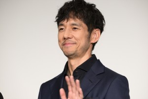 西島秀俊、映画『蛇の道』完成披露試写会舞台挨拶に登場
