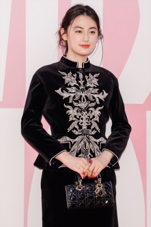 八木莉可子、「ミスディオール展覧会　ある女性の物語」に登場